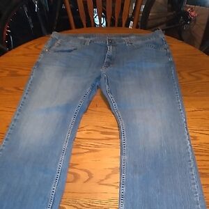 Stylish Men's Bootcut Jeans in Classic Blue